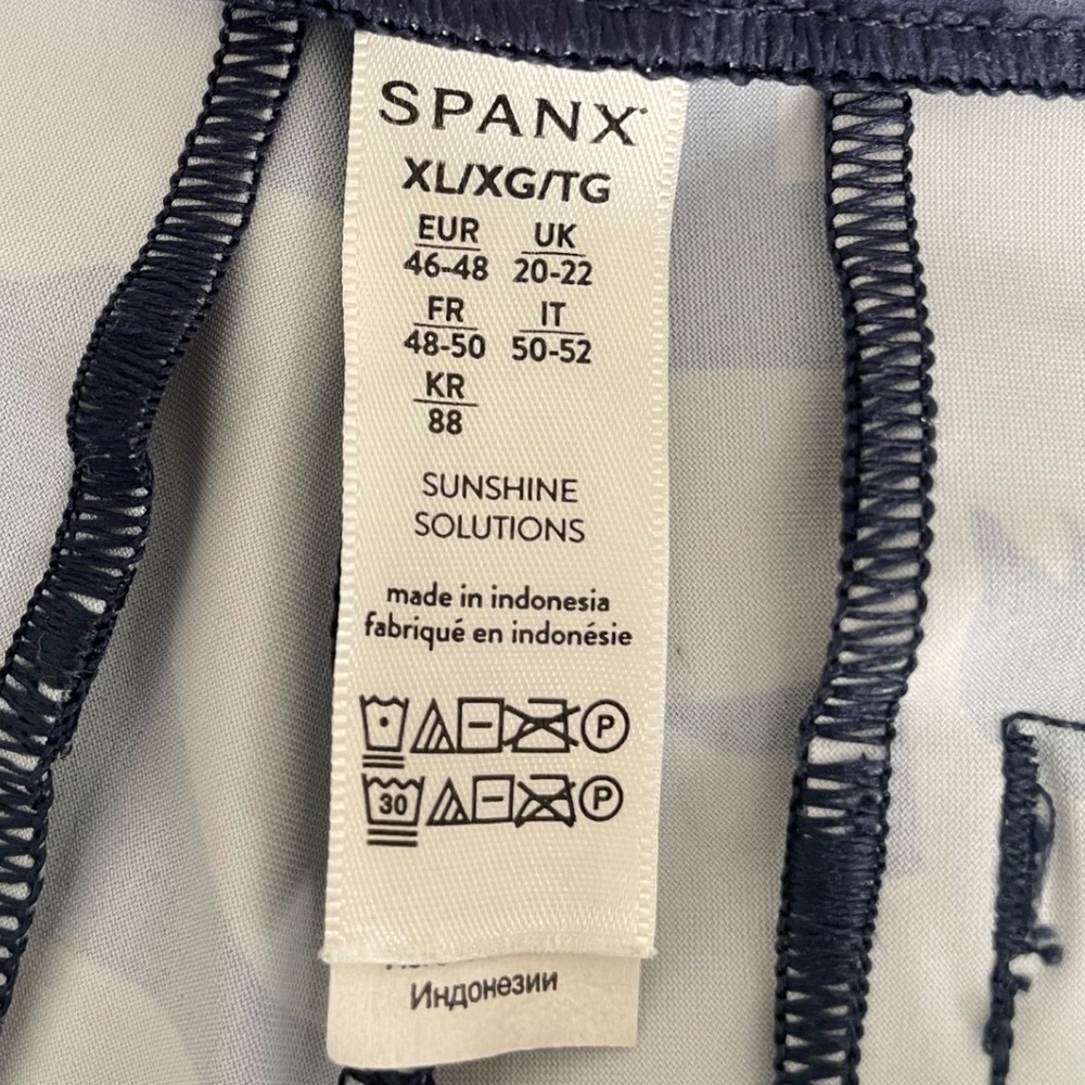 Spanx Sunshine Solutions Floral Shorts Womens XL Blue  Golf Athletic Stretch - Picture 3 of 6